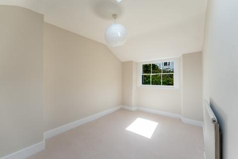 10 Westfield Place, Bristol, BS8 4AY