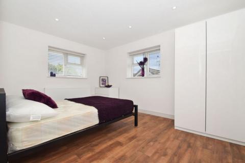 3 bedroom apartment to rent, Fleming House, Boyton Close, Crouch End, N8