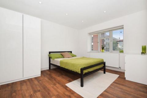 3 bedroom apartment to rent, Fleming House, Boyton Close, Crouch End, N8