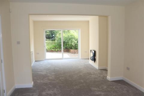 4 bedroom detached house for sale, Lonsdale Road, Walsall