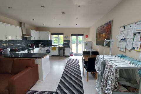 6 bedroom end of terrace house to rent, Chadwell Heath, Essex, RM6 4PR