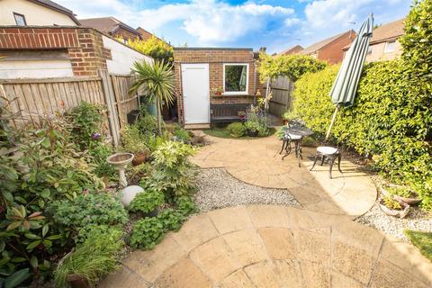 19 Olivers Meadow, Westergate, Chichester, PO20 3YA