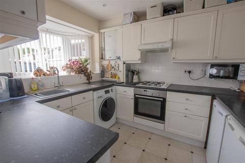 19 Olivers Meadow, Westergate, Chichester, PO20 3YA