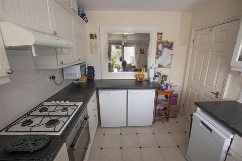19 Olivers Meadow, Westergate, Chichester, PO20 3YA