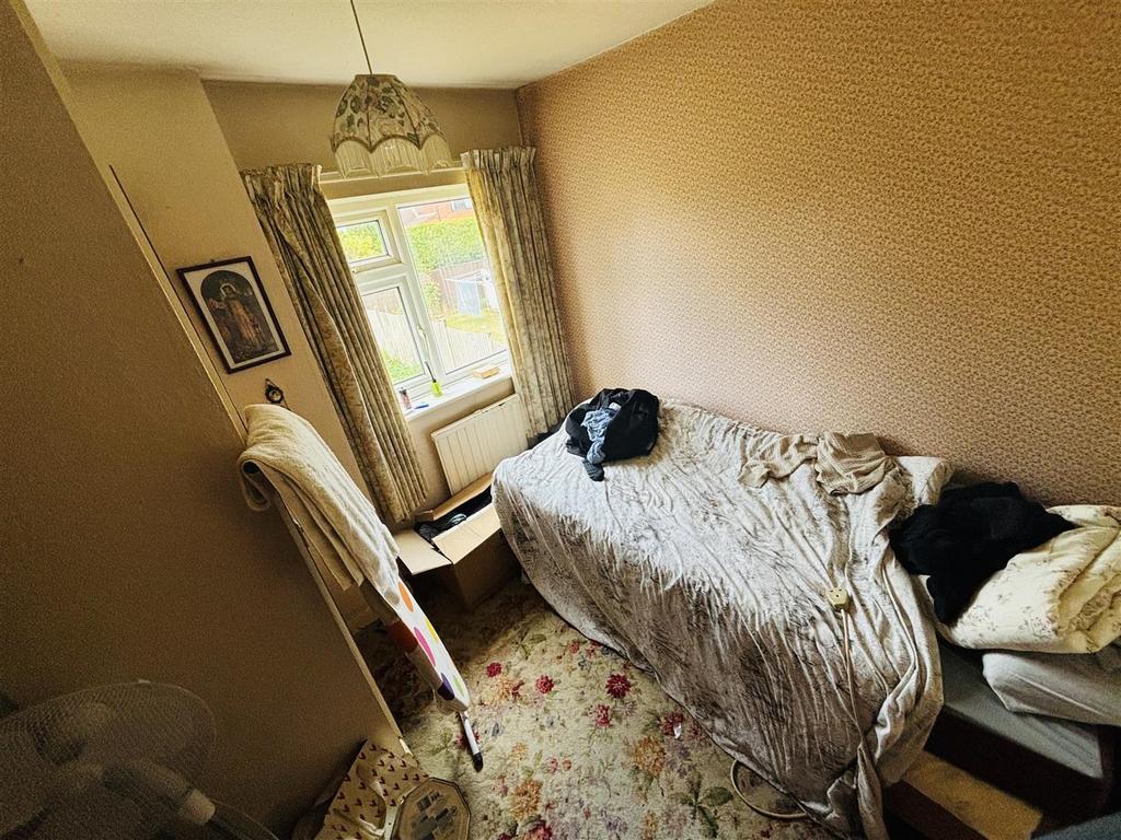 Bedroom.....jpg
