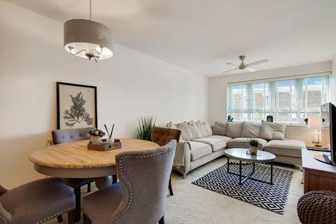 1 bedroom apartment to rent, Cheesemans Terrace, W14