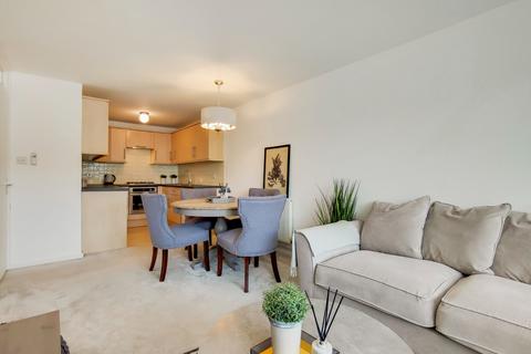 1 bedroom apartment to rent, Cheesemans Terrace, W14