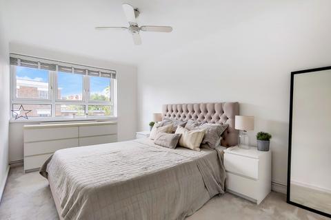 1 bedroom apartment to rent, Cheesemans Terrace, W14