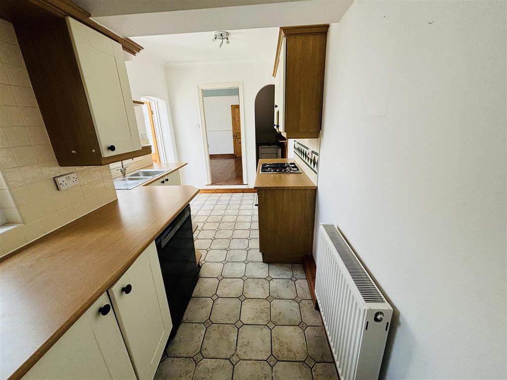 Kitchen...jpg