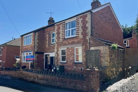 Quest Hills Road, Malvern