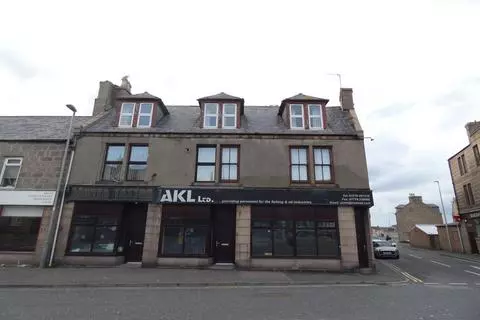 3 bedroom flat for sale