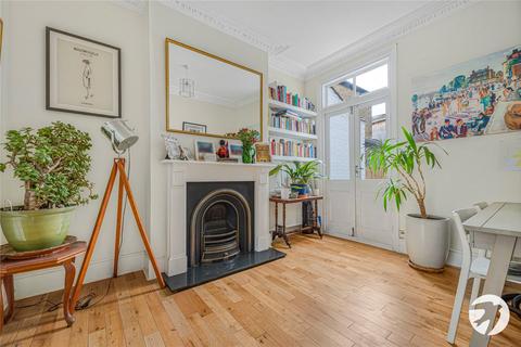 32 Bradgate Road, London, SE6 4TS
