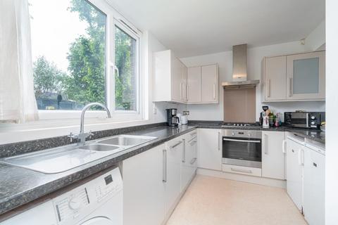 1 bedroom flat for sale, Grove Lane, London, SE5