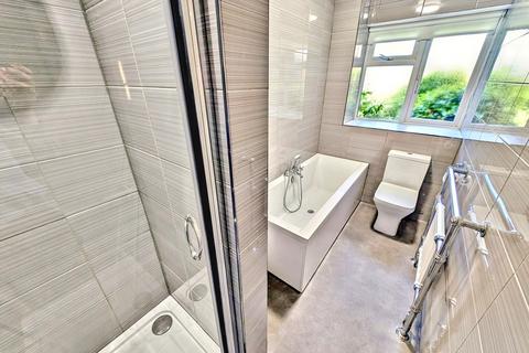 2 bedroom flat for sale, East Cliff