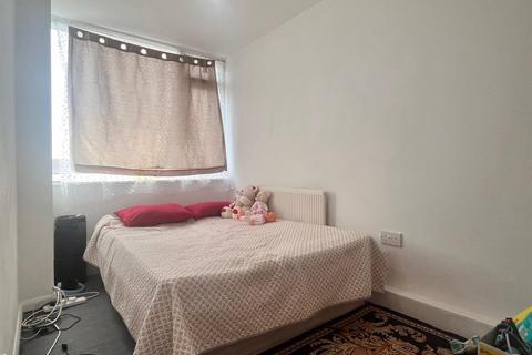 undefined, Wall End Road, East Ham, London