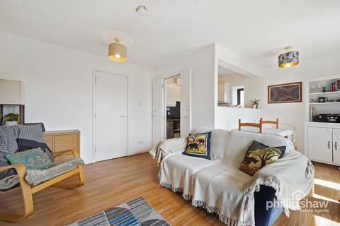 2 bedroom flat for sale, Nash Way, Kenton, HA3