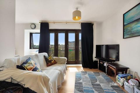 2 bedroom flat for sale, Nash Way, Kenton, HA3