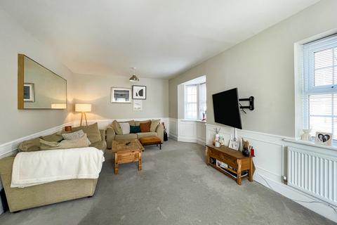 32 Fortuna Road, Blunsdon, Swindon, SN26 7AT