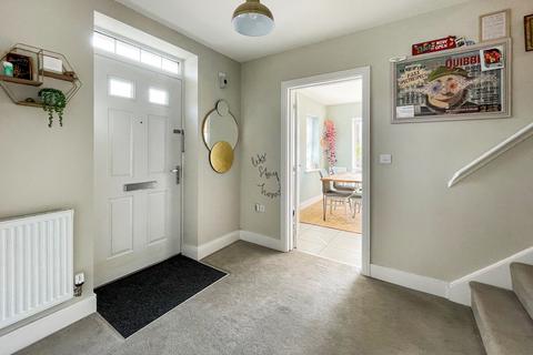 32 Fortuna Road, Blunsdon, Swindon, SN26 7AT