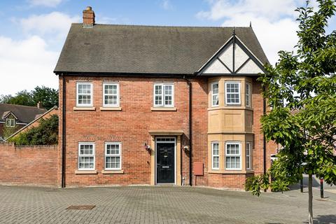 32 Fortuna Road, Blunsdon, Swindon, SN26 7AT