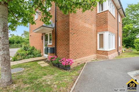 2 bedroom flat for sale, Old Common Close, Chichester, PO20