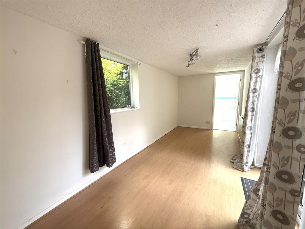 9 lanehead ext.jpeg