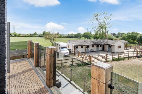 4 bedroom equestrian property for sale, Moat Lane, Wickersley, Rotherham