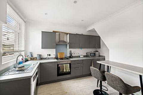2 bedroom terraced house for sale, West Street, Dover, CT17