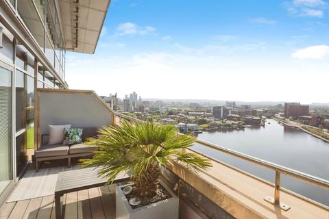 3 bedroom flat for sale, The Quays, Salford Quays, Salford, M50