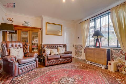 2 Shaw Road, Edlington, Doncaster, DN12 1BG