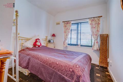 2 Shaw Road, Edlington, Doncaster, DN12 1BG