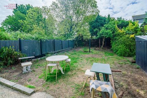 2 Shaw Road, Edlington, Doncaster, DN12 1BG