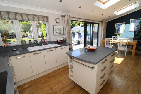 47 Crest Road, Bromley, BR2 7JA