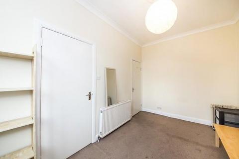 1 bedroom flat to rent, Uxbridge Road, Shepherds Bush, London, W12