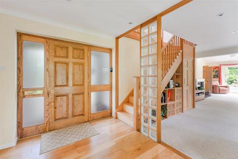 2 Greenways, Walton On The Hill, Tadworth, KT20 7QE