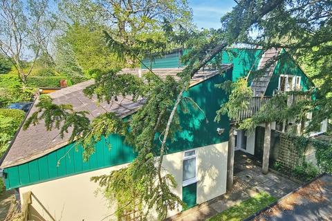 2 Greenways, Walton On The Hill, Tadworth, KT20 7QE