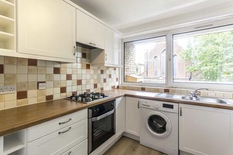 3 bedroom flat to rent, St. Peter's Terrace, London SW6