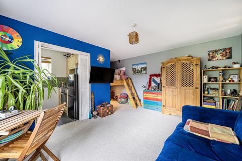 Studio for sale, BOOKHAM