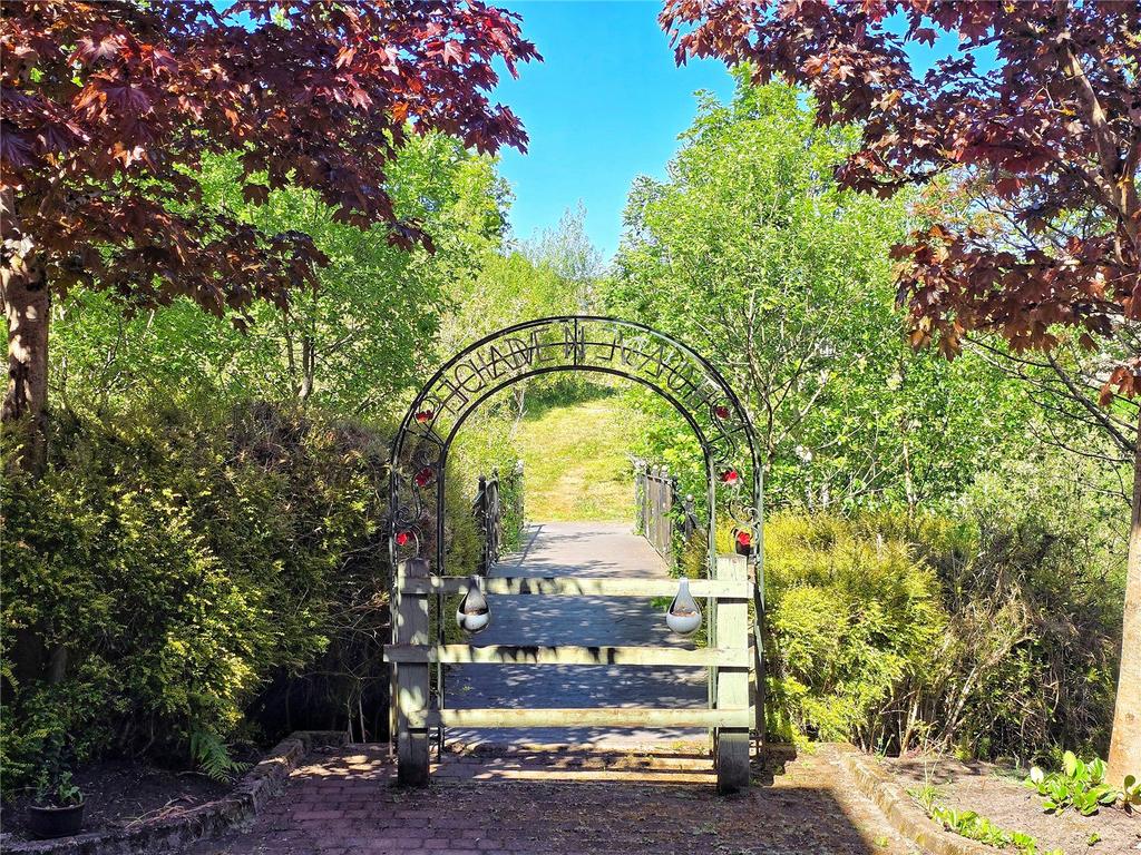 Bridge To Gardens