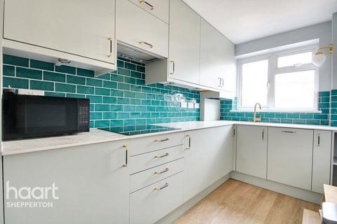 2 bedroom apartment for sale, Watersplash Road, Shepperton