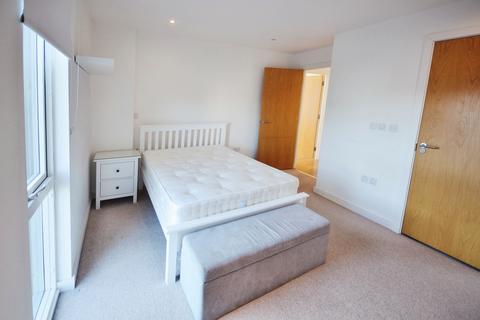 2 bedroom flat to rent, Lexington Apartments, Railway Terrace, Slough, SL2