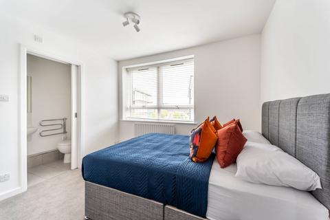 2 bedroom flat to rent, Kew Bridge Court, Chiswick, London, W4