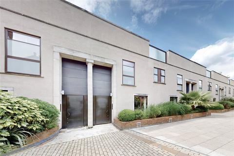 Boundary Road, London, NW8
