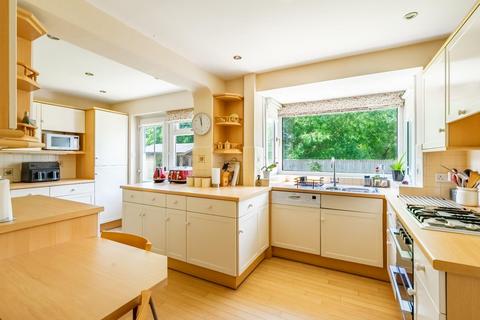 undefined, Lynden Way, York