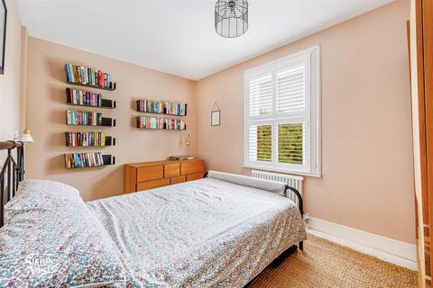 46 Ridley Avenue, London, W13 9XW