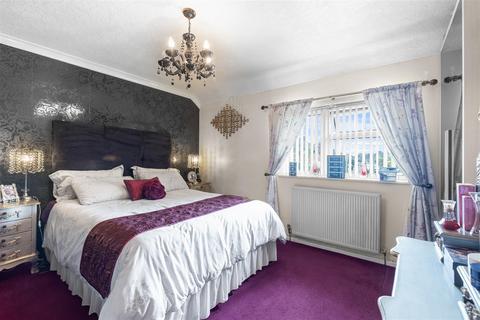 37 Anne Crescent, Evesham, WR11 1HZ