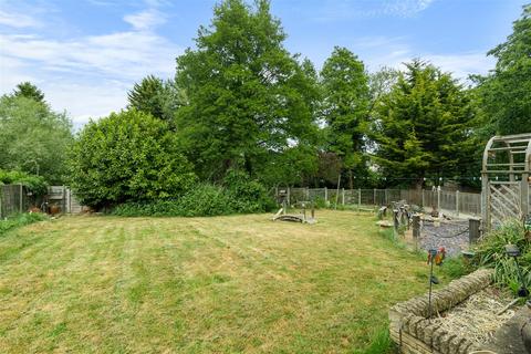 37 Anne Crescent, Evesham, WR11 1HZ