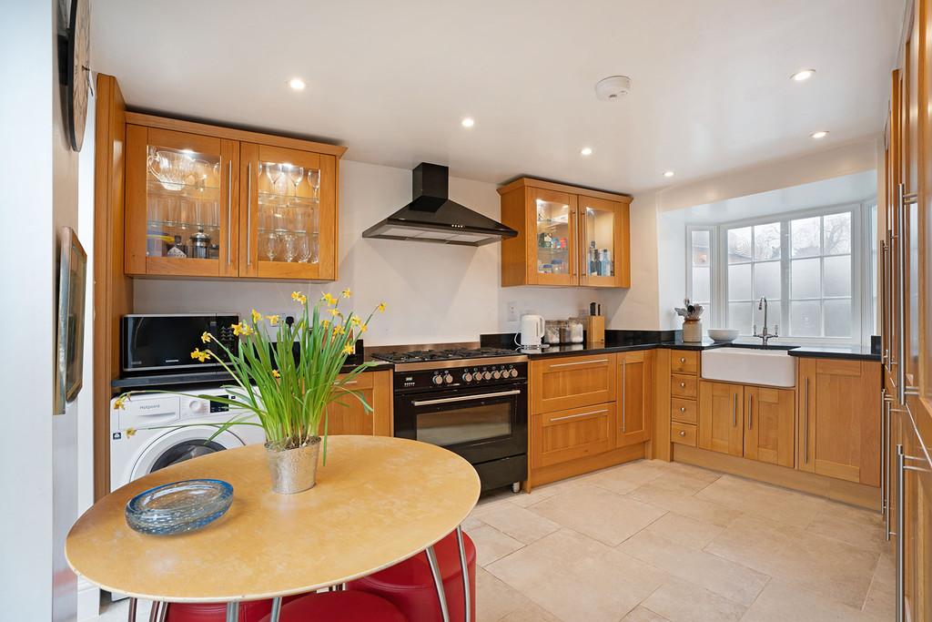 Kitchen dining room