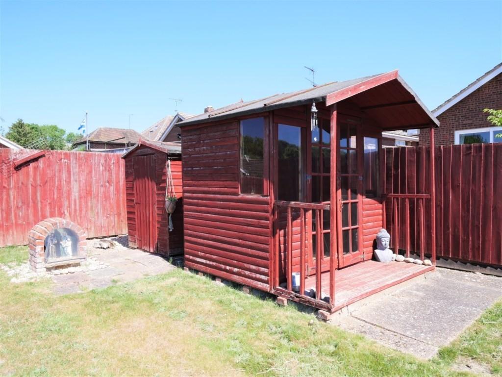 SUMMERHOUSE & SHED