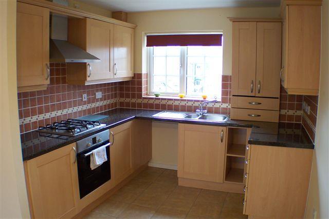 P1047 Kitchen.jpg